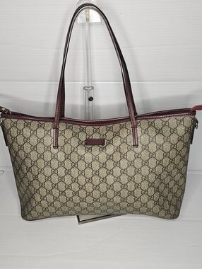 Gucci GG Supreme Canvas Tote Beige & Burgundy–Authentic Luxury Monogram Shoulder